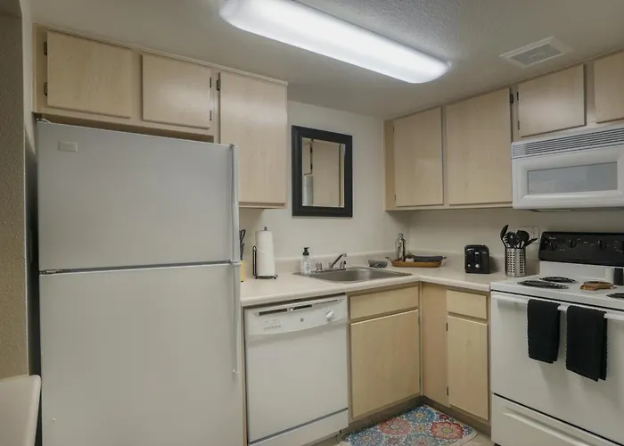 244 Fully Furnished 1br Suite-pet Friendly Apartment *